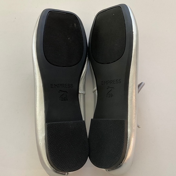 EMPRESS Australia Metallic Silver Square Tie Mary Jane Size EU 39 / 8 US NEW - Picture 5 of 12